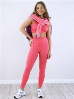 Missy Empire Bright Pink Ribbed Seamless Crop Top -Closet Muse Store 28778 2
